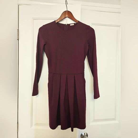 Aritzia Sunday Best Dress - Picture 4 of 5